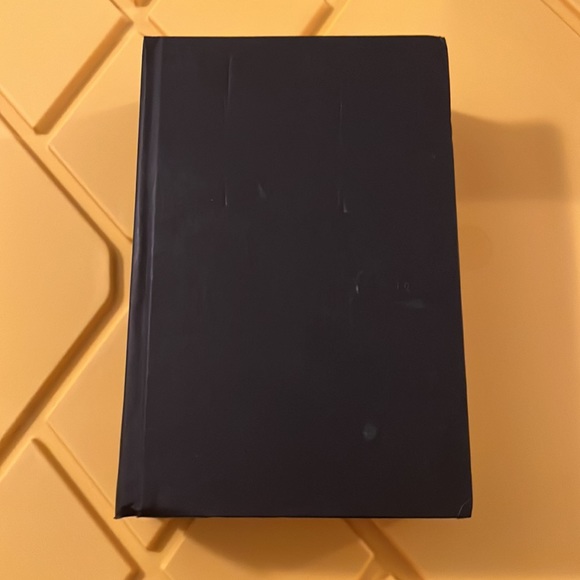 Twilight Breaking Dawn Hardcover - Picture 2 of 4